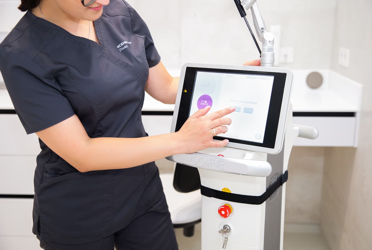 Апарат для інтимної пластики CO2RE Intima