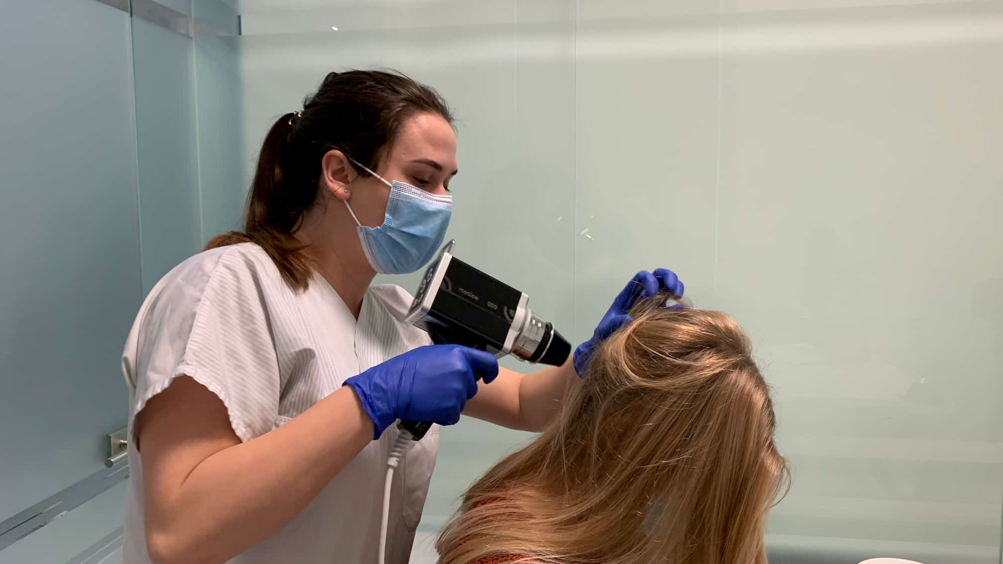 Як проходить консультація трихолога?