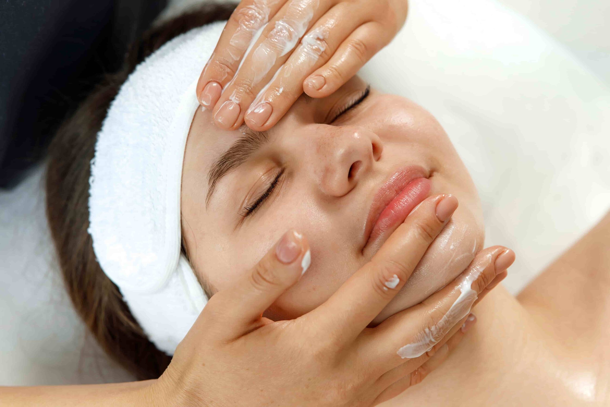 Масаж обличчя